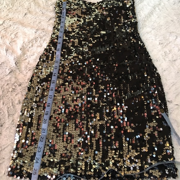 Dress - Picture 3 of 4